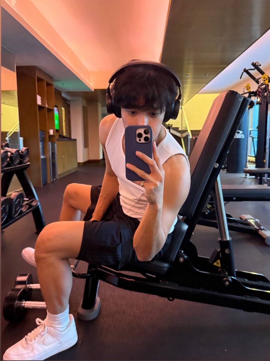 kyeomties's tweet image. THE WHIPLASH I JUST GOT EXCUSE ME LEE DOKYEOM !?!