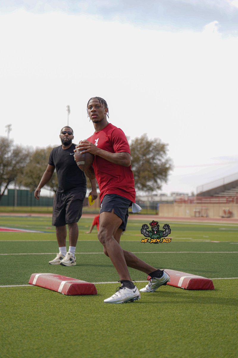 Juwan Davis (@mrjdavis96) on Twitter photo One of the greatest of all time for Texas High School Football… Alabama QB Keelon Russell❗️
<a href="/Pres1dential/">Keelon “Dot em” Russell</a> | Lab work with <a href="/JMitchQB9/">CoachMitchellQBs</a> One of the greatest of all time for Texas High School Football… Alabama QB Keelon Russell❗️
<a href="/Pres1dential/">Keelon “Dot em” Russell</a> | Lab work with <a href="/JMitchQB9/">CoachMitchellQBs</a>