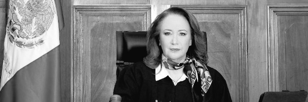 Jimena 🦋 (@jime2002_) on Twitter photo Cuidado con <a href="/YasminEsquivel_/">Yasmín Esquivel Mossa</a>: es empleada de Salinas Pliego. Polls.mx la pone como 'favorita' para presidir la Corte, pero votó en contra de reducirse el sueldo y, en la sesión de hoy, votó a favor de proteger al usurero de sus deudas millonarias. Cuidado con <a href="/YasminEsquivel_/">Yasmín Esquivel Mossa</a>: es empleada de Salinas Pliego. Polls.mx la pone como 'favorita' para presidir la Corte, pero votó en contra de reducirse el sueldo y, en la sesión de hoy, votó a favor de proteger al usurero de sus deudas millonarias.