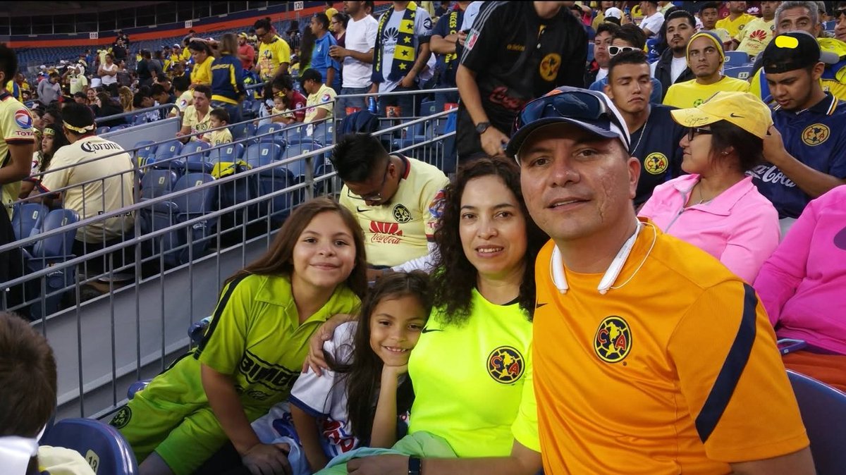 BethanySport's tweet photo. #RivalidadEpica @TUDNUSA @TUDNMEX Vamos @ClubAmerica https://t.co/s6nQS7Erb1