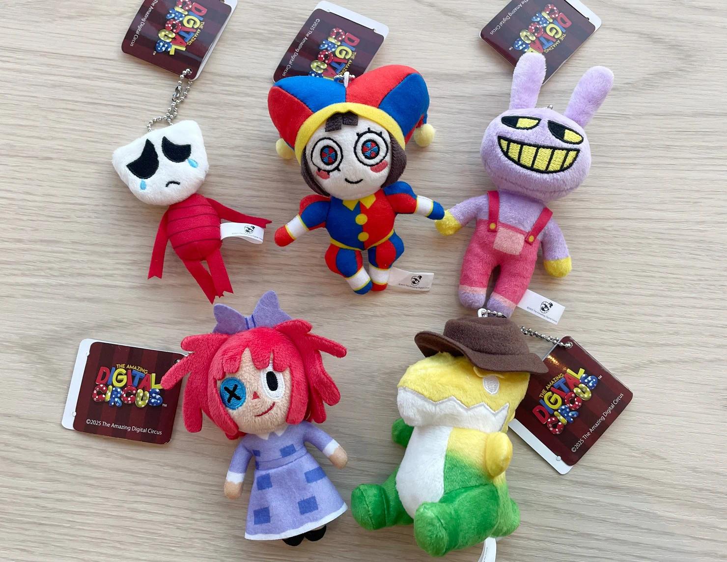 アメイジング デジタル サーカス ぬいぐるみパスケース 2種セット GiGOグループのお店 公式 on X: 