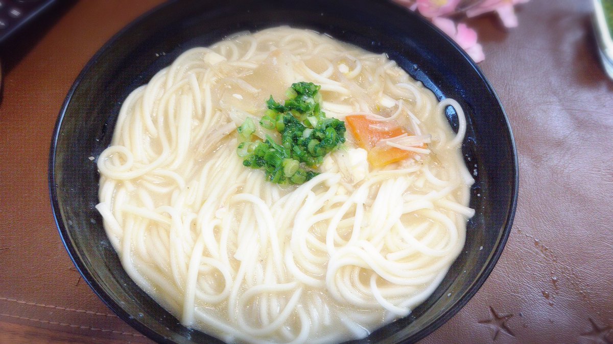 昨日いっつみーさんに半田そうめんをお裾分けしていただいたので、朝ごはん☀️
ポジション上、場当たり中の舞台が見れないのでどんな感じかな？とドキドキしながら過ごします🙋
#わたしのおはなし