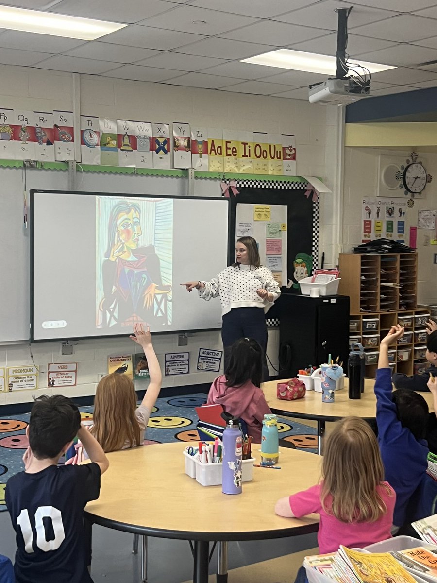 2K had a special guest come in and teach us about abstract art! We really appreciate you taking the time to visit 2K and share your knowledge and passion for art with us! 🎨