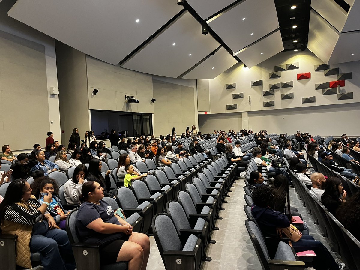 SOCORRO EARLY COLLEGE (@sec_bulldogs) on Twitter photo Our proud principal <a href="/Socorro_HS1/">Ignacio Estorga, Ed.D</a> along with SEC Director Mrs. Monarrez and P-TECH Director <a href="/Cnwihi_shs/">Christopher Nwihim</a> welcomed and informed our future class of 2029 students and parents about the amazing opportunities both programs will provide them these next 4 years. Our proud principal <a href="/Socorro_HS1/">Ignacio Estorga, Ed.D</a> along with SEC Director Mrs. Monarrez and P-TECH Director <a href="/Cnwihi_shs/">Christopher Nwihim</a> welcomed and informed our future class of 2029 students and parents about the amazing opportunities both programs will provide them these next 4 years.