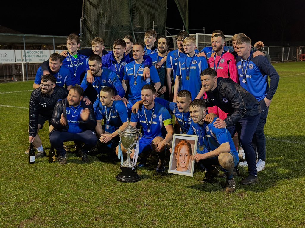 yandereserves's tweet image. 🏆 💙🦅🤍