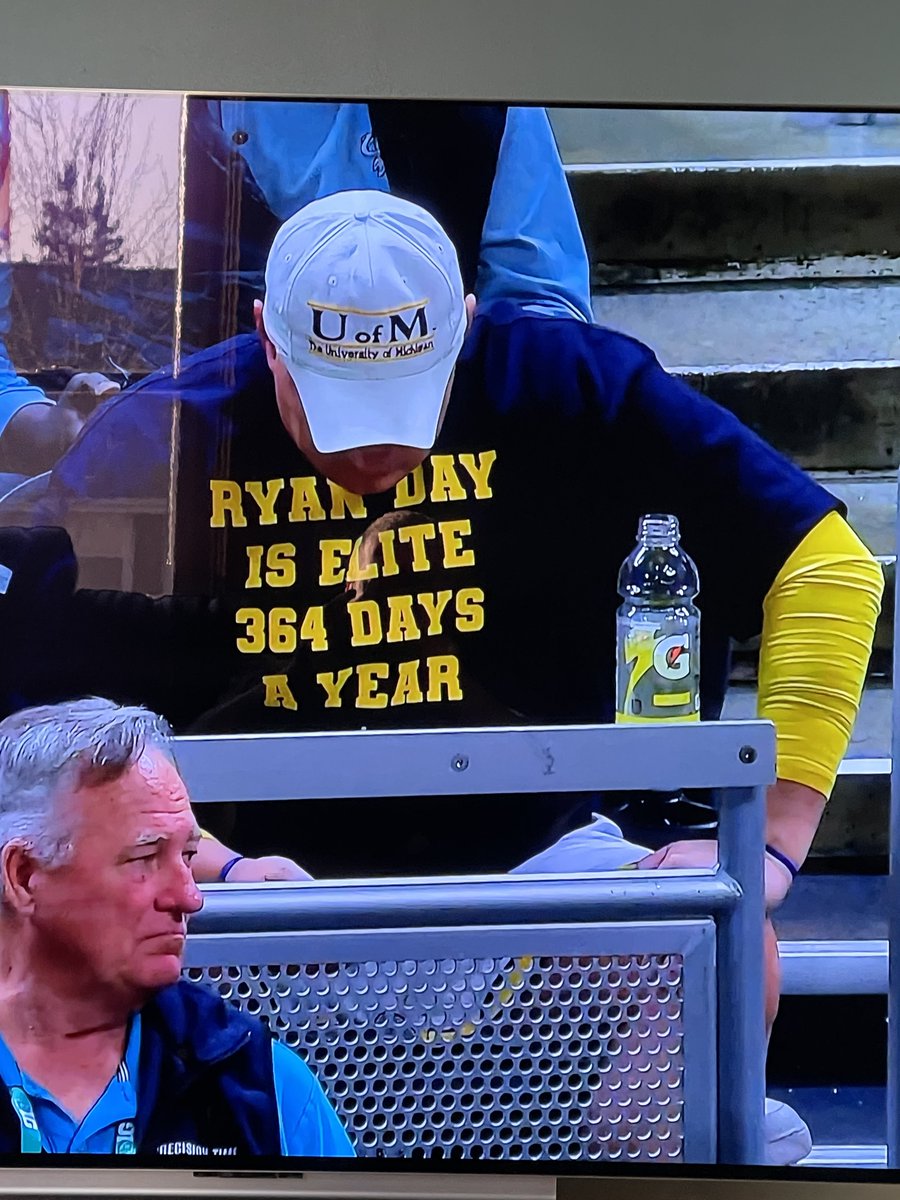 Best shirt at the #B1GMBBall tournament goes to this guy #GoBlue #osusucks