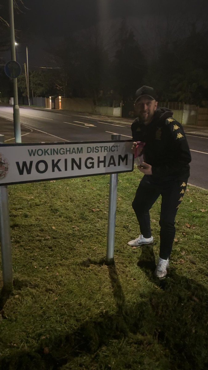 reece yorke (@yorkiiie15) on Twitter photo Completed it won the combine counties prawn cocktail smokey bacon cup tonight credit to all the lads #sarnies #wheresjoao
<a href="/EghamTown/">Egham Town FC</a> Completed it won the combine counties prawn cocktail smokey bacon cup tonight credit to all the lads #sarnies #wheresjoao
<a href="/EghamTown/">Egham Town FC</a>