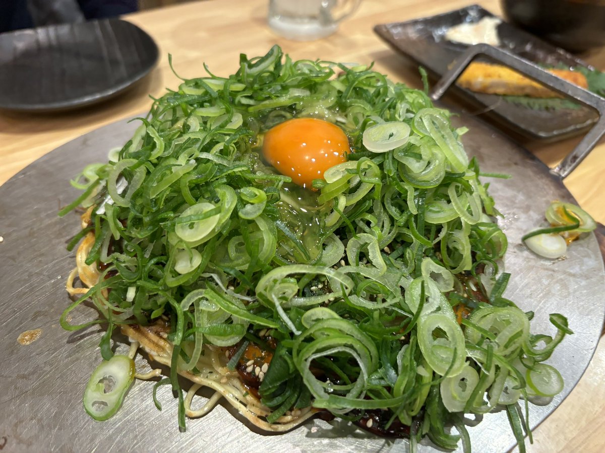 kznhsgc's tweet photo. 無事広島出張おわり。自治体との広報連携や、メディアへの情報提供、取り組み内容の伝え方。ある程度「こう進めるんだ」という型は見えてきたけど、都度取り組み内容や地域に応じて変わってくることもたくさん。人対人で、臨機応変にベストを尽くすことが一番大事。今回も学びがたくさん！ https://t.co/PFO5xFjFVZ