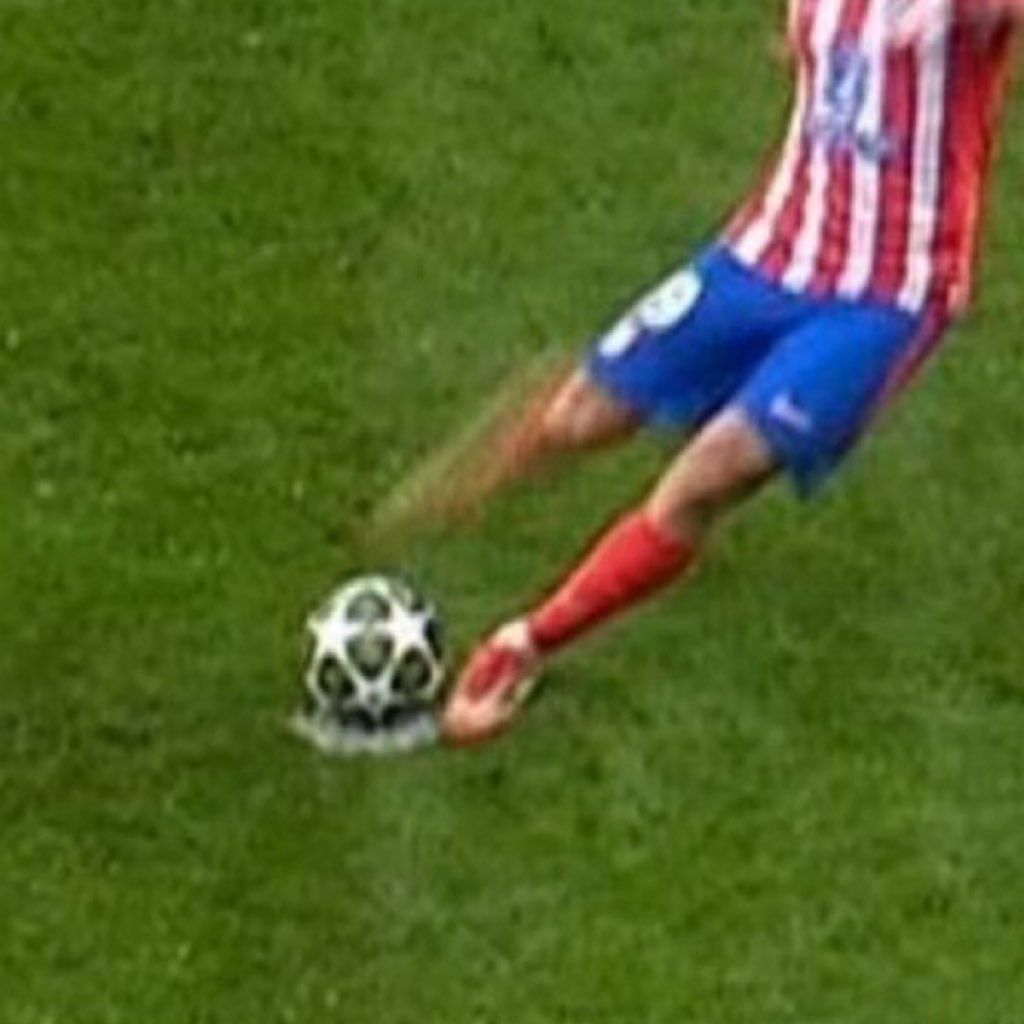 MusialaEra's tweet photo. Two heavy wrong calls, same referee, same team that profited from it.

Neither the de Ligt nor the Alvarez incidents were "mistakes" or a "coincidence", he was paid to do that. https://t.co/Z0YS8NblJq