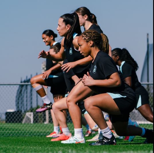 Mekenzie Rogers (@mekenzierogers1) on Twitter photo Thank you <a href="/GothamFC/">Gotham FC</a> for the opportunity to join preseason training. It was an amazing experience learning from elite coaches and players in a professional setting. #USYNT #NWSL #PathToPro <a href="/EclipseSelectSC/">Eclipse Select SC</a> <a href="/TopDrawerSoccer/">TopDrawerSoccer</a> <a href="/PrepSoccer/">Prep Soccer ⚽️</a> <a href="/ImYouthSoccer/">ECNL/GA/Recruiting/College Soccer</a> <a href="/ECNLgirls/">ECNL Girls</a> #GFCAlliance 💪🏾⚽ Thank you <a href="/GothamFC/">Gotham FC</a> for the opportunity to join preseason training. It was an amazing experience learning from elite coaches and players in a professional setting. #USYNT #NWSL #PathToPro <a href="/EclipseSelectSC/">Eclipse Select SC</a> <a href="/TopDrawerSoccer/">TopDrawerSoccer</a> <a href="/PrepSoccer/">Prep Soccer ⚽️</a> <a href="/ImYouthSoccer/">ECNL/GA/Recruiting/College Soccer</a> <a href="/ECNLgirls/">ECNL Girls</a> #GFCAlliance 💪🏾⚽
