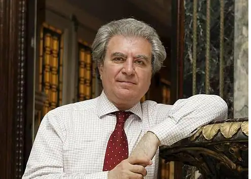 César Antonio Molina, ex-ministro del PSOE:

"Este Gobierno lo componen un autócrata necesitado de psiquiatra junto a comunistas, racistas, terroristas, proMaduro, prevaricadores, sediciosos y malversadores. ¿Nos mereceremos esto?"