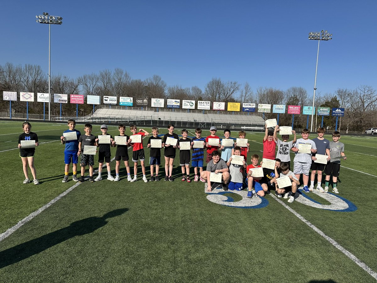 CoachShrable's tweet image. Huge shoutout to my Mach 10 Training student-athletes for crushing their winter training! ❄️🔥 The dedication, hard work, and improvements have been incredible. Proud of each of you for pushing your limits and getting better every day! 💪🏆 #Mach10Training #WinterGrind #onebomber