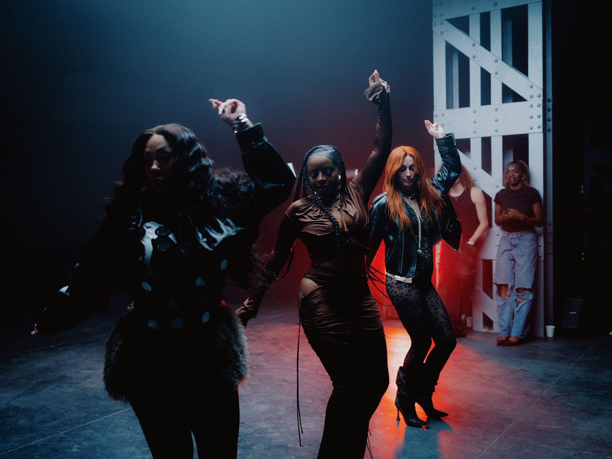 JUNGLE.
TOMORROW.
8.30AM GMT.

VIDEO.
19.00PM GMT.