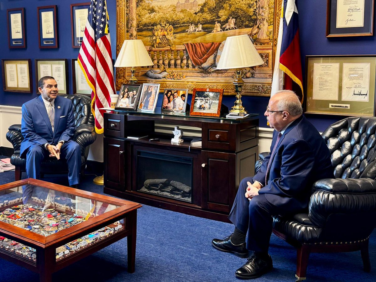 Como parte de su visita de trabajo a Washington D.C., el Canciller de Guatemala, Carlos Ramiro Martínez, se reunió con el Congresista de Texas Henry Cuellar para discutir  temas de la agenda bilateral: seguridad, combate al tráfico de drogas y precursores químicos.  
Asimismo, se