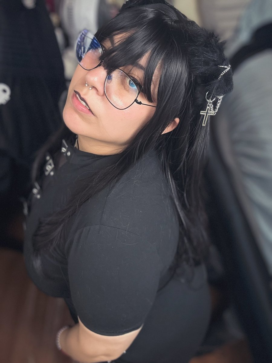 valkryiecosplay's tweet photo. Did a cute goth/alt kitty minishoot, a lingerie Gojo will come by the end of week here's the first one of the day
๐ธ and edited by me
#gothkitty #cosplaygirl #gothcosplay #gothickitty #gothicc #gothgirlsdoitbetter #altgirlstyle #gothstyle https://t.co/NAVmMfpKU1