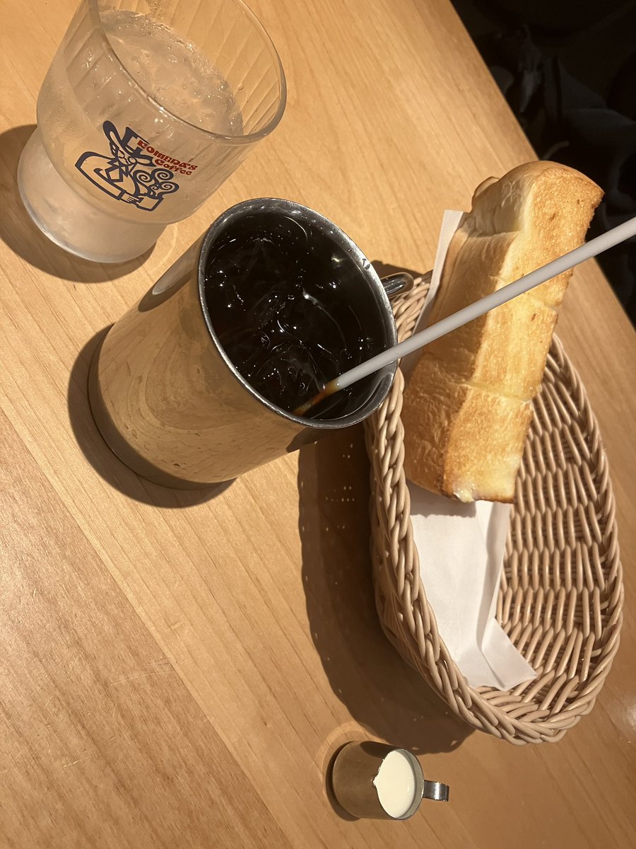 tetutetu214's tweet photo. 100万年ぶりの渋谷🐕
イベント開始まで近くのコメダで朝活📝
#googlecloudai https://t.co/x7DOsXe78N
