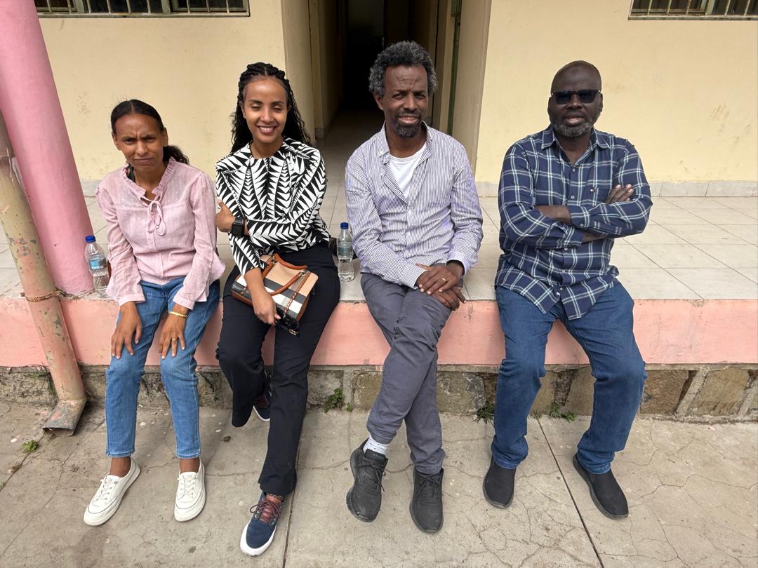 MycetomaRC's tweet image. Dr. Mustafa Elnour Bahar, consultant radiologist at the Mycetoma Research Centre, is training Ethiopian radiologists on using ultrasound for mycetoma diagnosis. This initiative boosts early detection and strengthens the country's ability to manage the disease. #Ethiopia