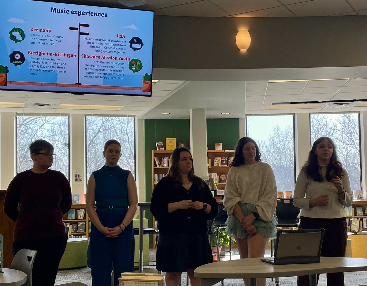 LauraHarsch1's tweet image. Today our @SMSouthTDain students presented their proposals to @opcares for the new Bietigheim-Bissingen Park, our sister city in Germany. They rocked it! #RealWorldLearning @gwoodEDU @theSMSD