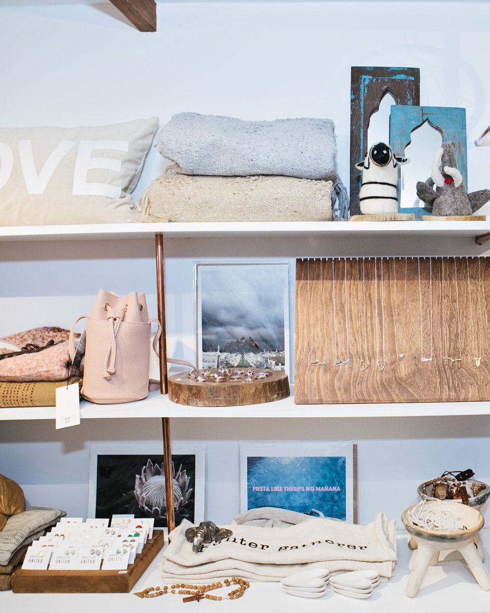 ✨ Shop small, support local! ✨ GOT CRAFT Pop-Up Market is back, bringing you Vancouver’s top emerging artisans, makers, and small shops 🛍️
#GotCraft #VANHomeShows