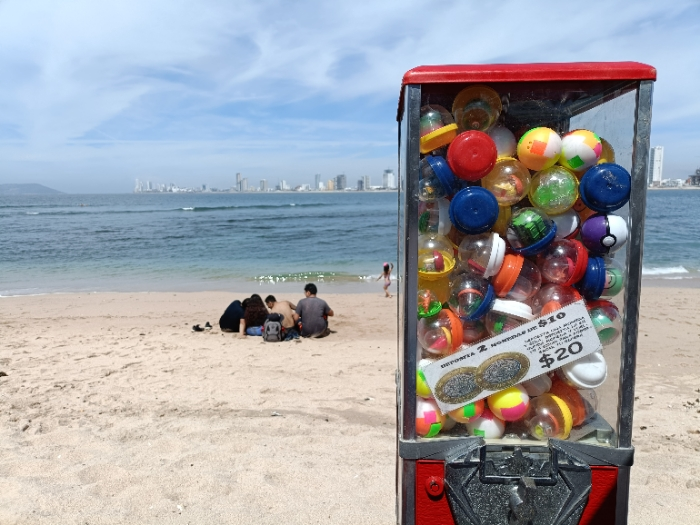 Sheila_Arias_'s tweet photo. ‼️#Bandita, acá les dejo este texto que escribí para @sonplayas sobre el primer #Reglamento municipal diseñado para ordenar la zona marítimo terrestre contigua a #Mazatlán a través de la #Operadora y Administradora de Playas. 🏖️⛵️

¿Qué salió mal? 

https://t.co/4bZOenBVKr 👇👇 https://t.co/4hUXajQ67E