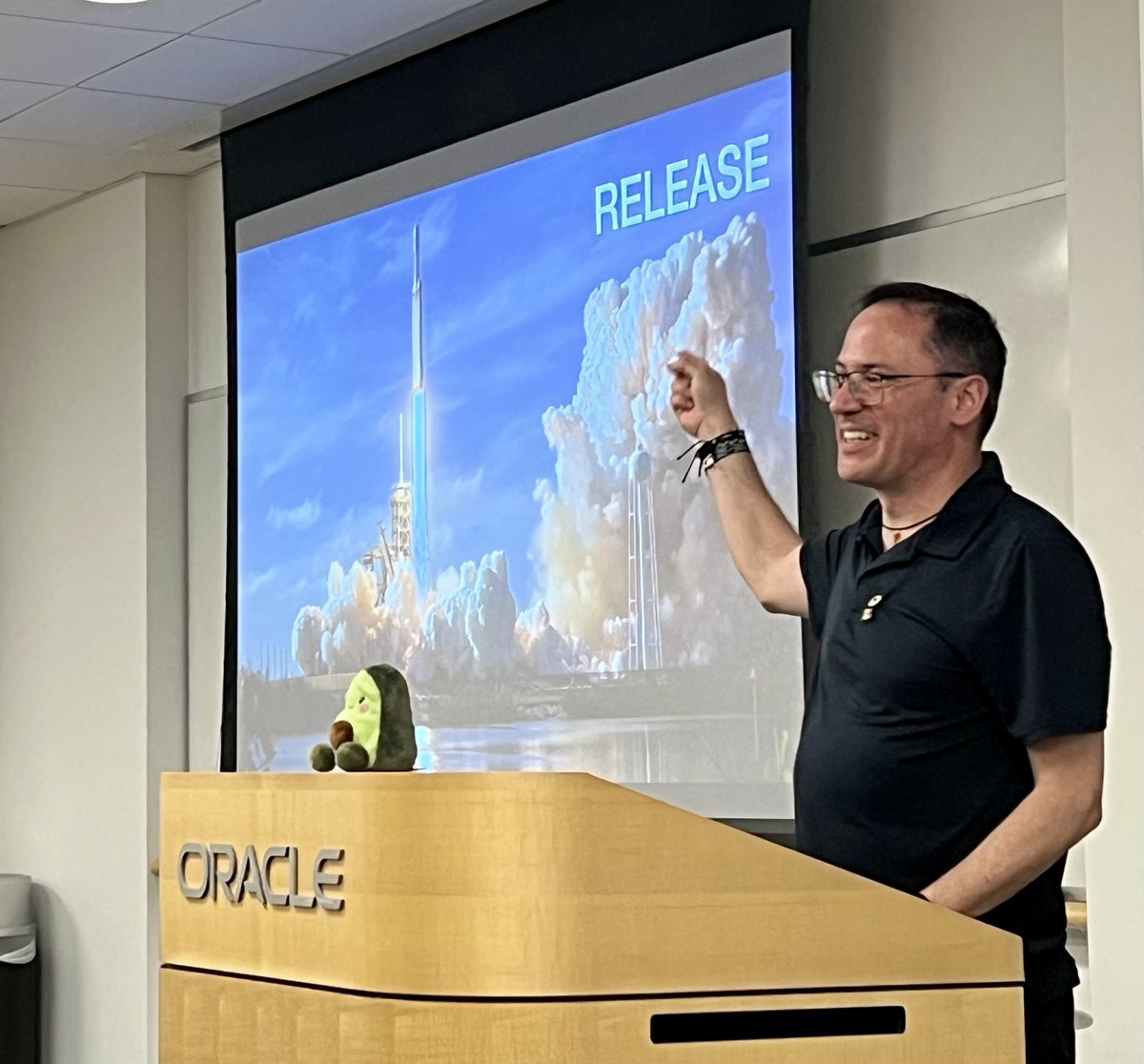 BostonJavaUsers's tweet image. Talk #2 (JReleaser!) from @aalmiray  now underway!