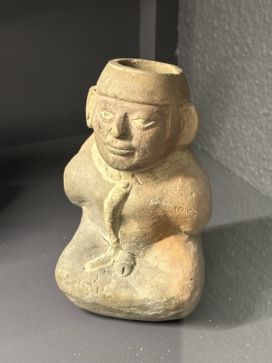 ENortonHistory's tweet photo. Terracotta containers from the north coast of Peru, dating to the Moche Culture of the first millennium CE. On display in the interesting Musee des Explorations du Monde in Cannes #cannesmuseum #mocheculture #ancientperu #cannes https://t.co/fPusAr8FIN