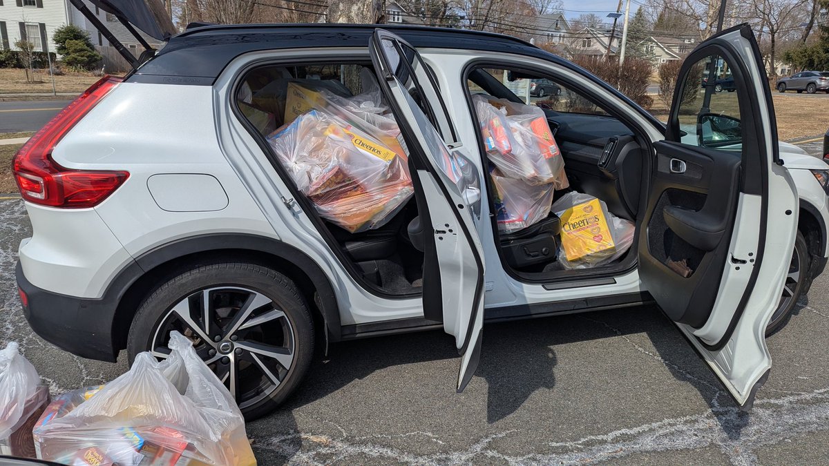 Cereal box dominoes + delivery to the Hopewell Valley Mobile Food Pantry! #BearTavernPride
          🩷🩵💚❤️💛💜💙