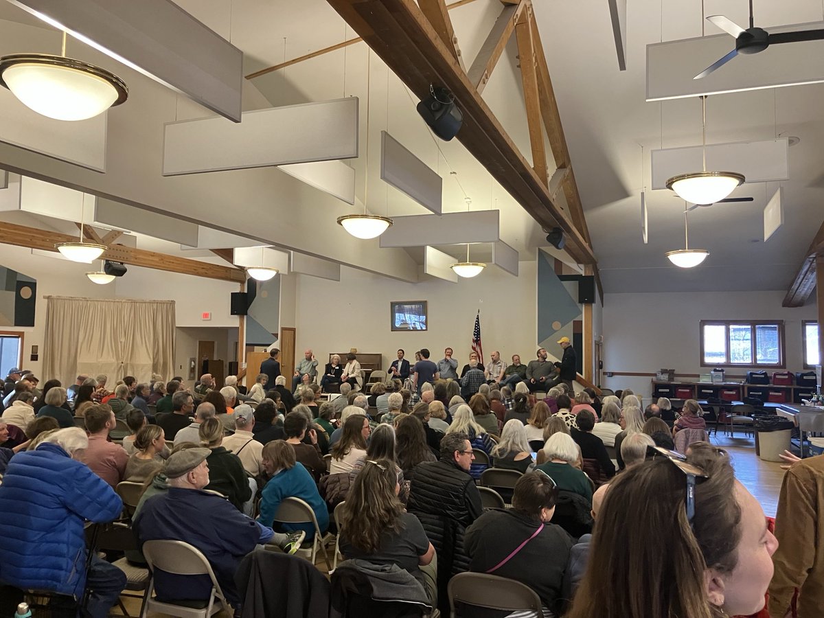 ChrisMehl7's tweet image. Packed House in #bozeman to hear from ⁦@MTDems⁩ in #mtleg.