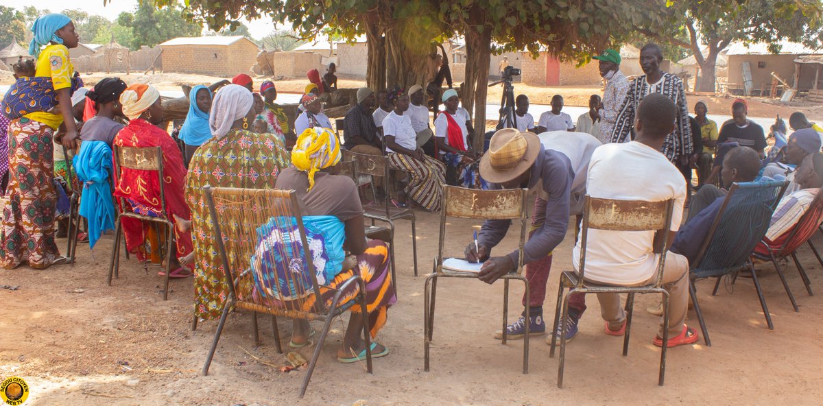 ESD_association's tweet photo. V𝐢𝐥𝐥𝐚𝐠𝐞 𝐝𝐞 Faradiélé : 𝐒𝐞𝐧𝐬𝐢𝐛𝐢𝐥𝐢𝐬𝐚𝐭𝐢𝐨𝐧 𝐜𝐨𝐦𝐦𝐮𝐧𝐚𝐮𝐭𝐚𝐢𝐫𝐞 sur les effets et les mesures d’adaptation et d’atténuation à adopter face aux changements climatiques Projet : 𝐉𝟑𝐂 @IgstHub@wascalclimate@CSIR@ClimateWorks@EUEnvironment https://t.co/uh7zI1sE0O