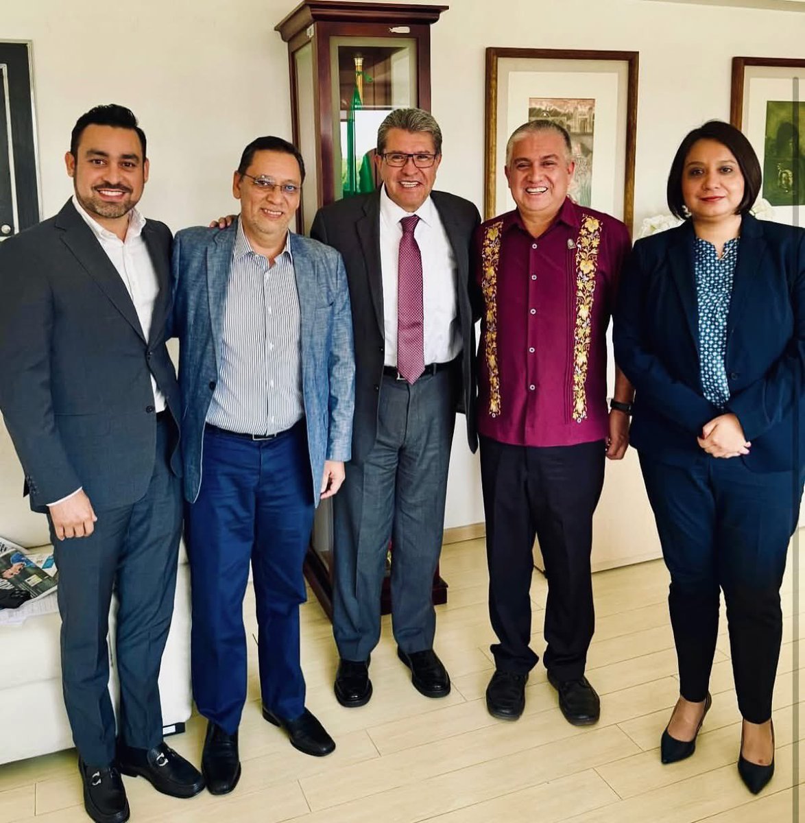 Sostuvimos una reunión con el Dip. Fed. Ricardo Monreal, Presidente de la Junta de Coordinación Política y Coordinador del Grupo Parlamentario de morena en la Cámara de Diputados; dialogamos y acordamos seguir con la ruta para llevar a cabo la Reforma al Poder Judicial en el Edo.