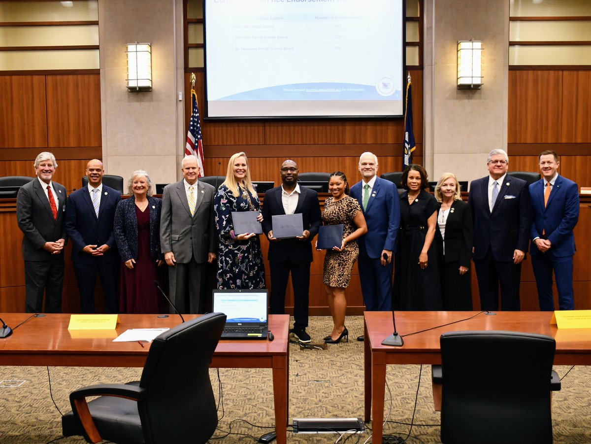 Students who complete 80 hours of community service in high school can earn the Community Service Endorsement, standing out for college, careers, and scholarships.

Congrats <a href="/EdnaKarrHS/">Edna Karr High</a>, <a href="/JPschools/">Jefferson Parish Schools</a>, &amp; <a href="/stppschools/">St. Tammany Parish Public Schools</a> for leading the state in recipients. <a href="/BESE_LA/">Louisiana BESE</a> #laed #lalege #lagov