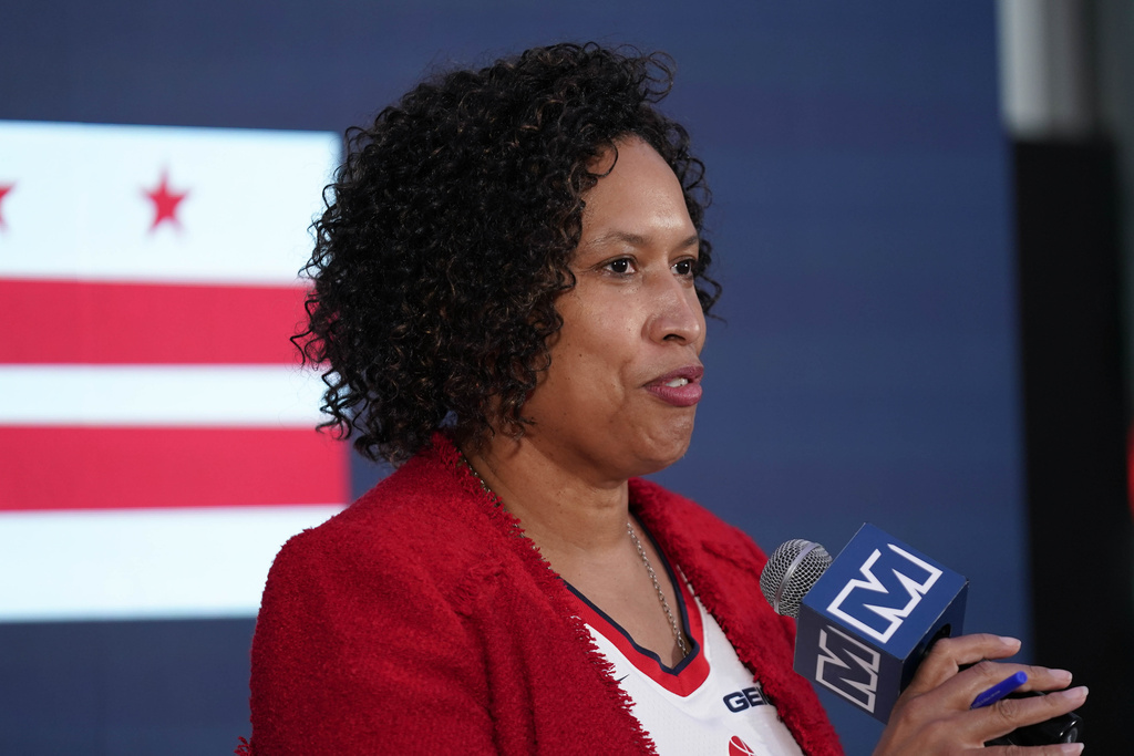 afronews's tweet image. D.C. braces for impact as federal layoffs mount; Bowser outlines support
By Tashi McQueen, AFRO Staff Writer
ow.ly/i5rN50VgYqV

#federallayoffs #washingtondc #mayorbowser #jobtransition #publicservicecareerhub