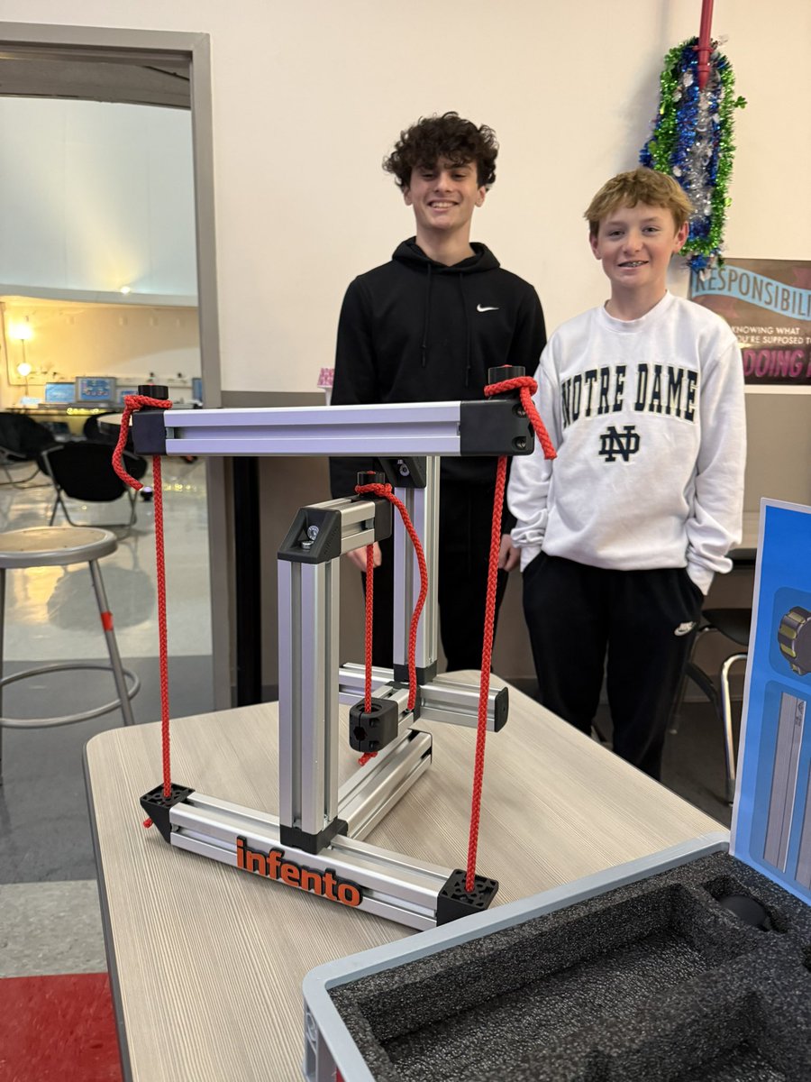 kmdunlap's tweet image. Matt and Johnny did a GREAT JOB on the Tensegrity infento Discovery Build!!! 😊 #fairviewadvantage #solveproblems #collaborate #communicate #infento @infento @FPSchools