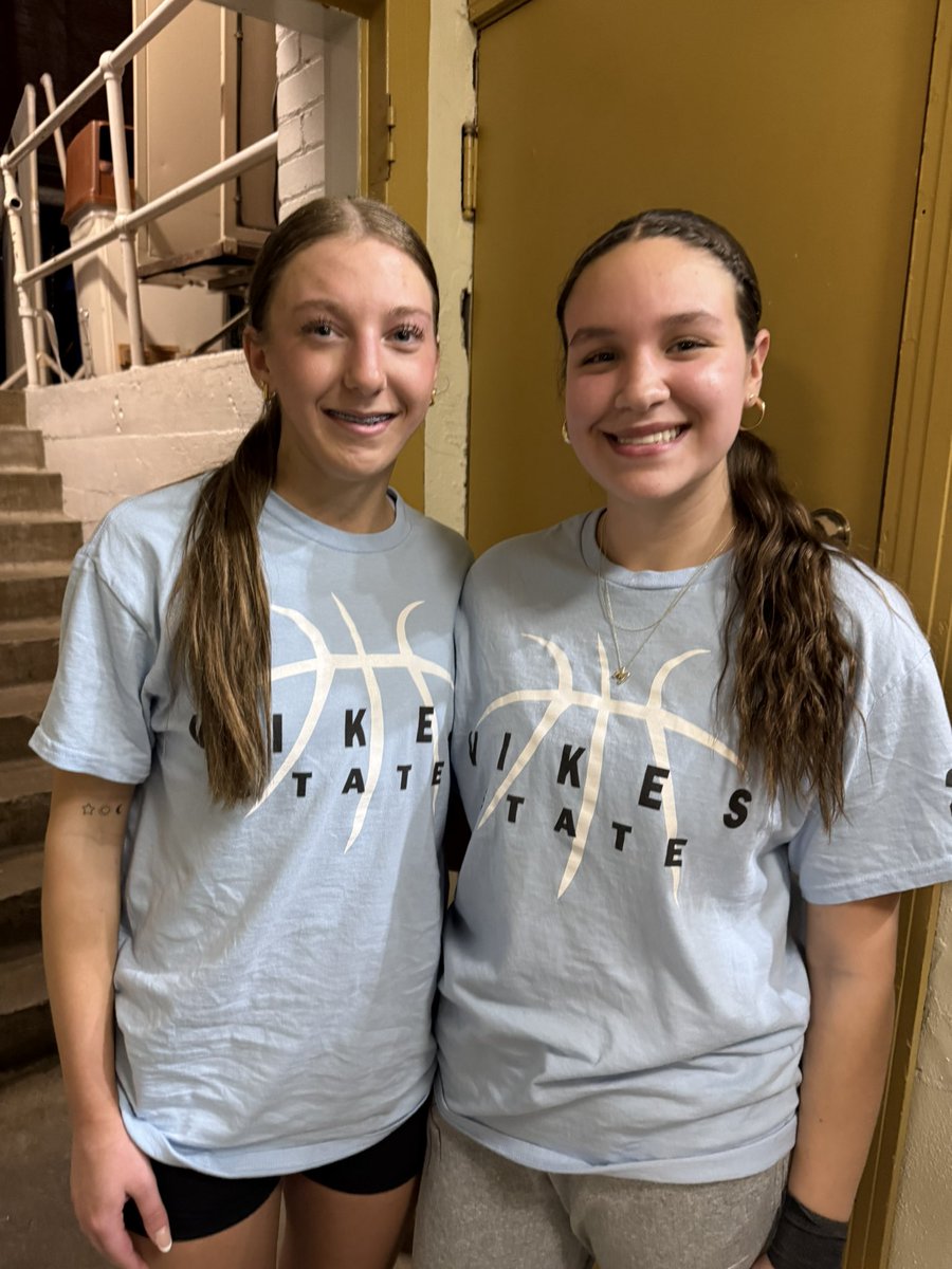 Sunflower Smack Show (@sunflowersmack) on Twitter photo TOTO caught up w/<a href="/ladyvike_bball/">Seaman Lady Vikings Bball</a> players <a href="/GraggMaddie/">Maddie Gragg</a> (20p) & <a href="/Jaidastallb4/">Jaida Stallbaumer</a> (18p) after their 1st round State win over <a href="/PiperGirlsBball/">Piper Girls Basketball</a> 66-54.
🎙️🎙️➡️ on.soundcloud.com/VbbihAhksLFhKU… TOTO caught up w/<a href="/ladyvike_bball/">Seaman Lady Vikings Bball</a> players <a href="/GraggMaddie/">Maddie Gragg</a> (20p) & <a href="/Jaidastallb4/">Jaida Stallbaumer</a> (18p) after their 1st round State win over <a href="/PiperGirlsBball/">Piper Girls Basketball</a> 66-54.
🎙️🎙️➡️ on.soundcloud.com/VbbihAhksLFhKU…