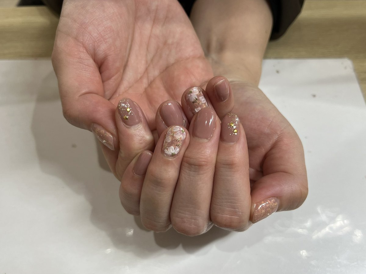 ryon_nail's tweet photo. ネイルモデル募集💅

✨1名様限定✨

日付🗓3月24日（月）
時間⏰10時～（1時間前後）
料金👛4990円→無料😊
場所🏠新宿　徒歩5分
デザイン (画像は一例です)
お色変更できます🌷
⚠️添付の注意事項をお読み頂き、DMお待ちしてます😊　

#新宿#ネイル #ネイルモデル#ジェルネイル　#オフ無料#急募 https://t.co/IShQsQ0PLn
