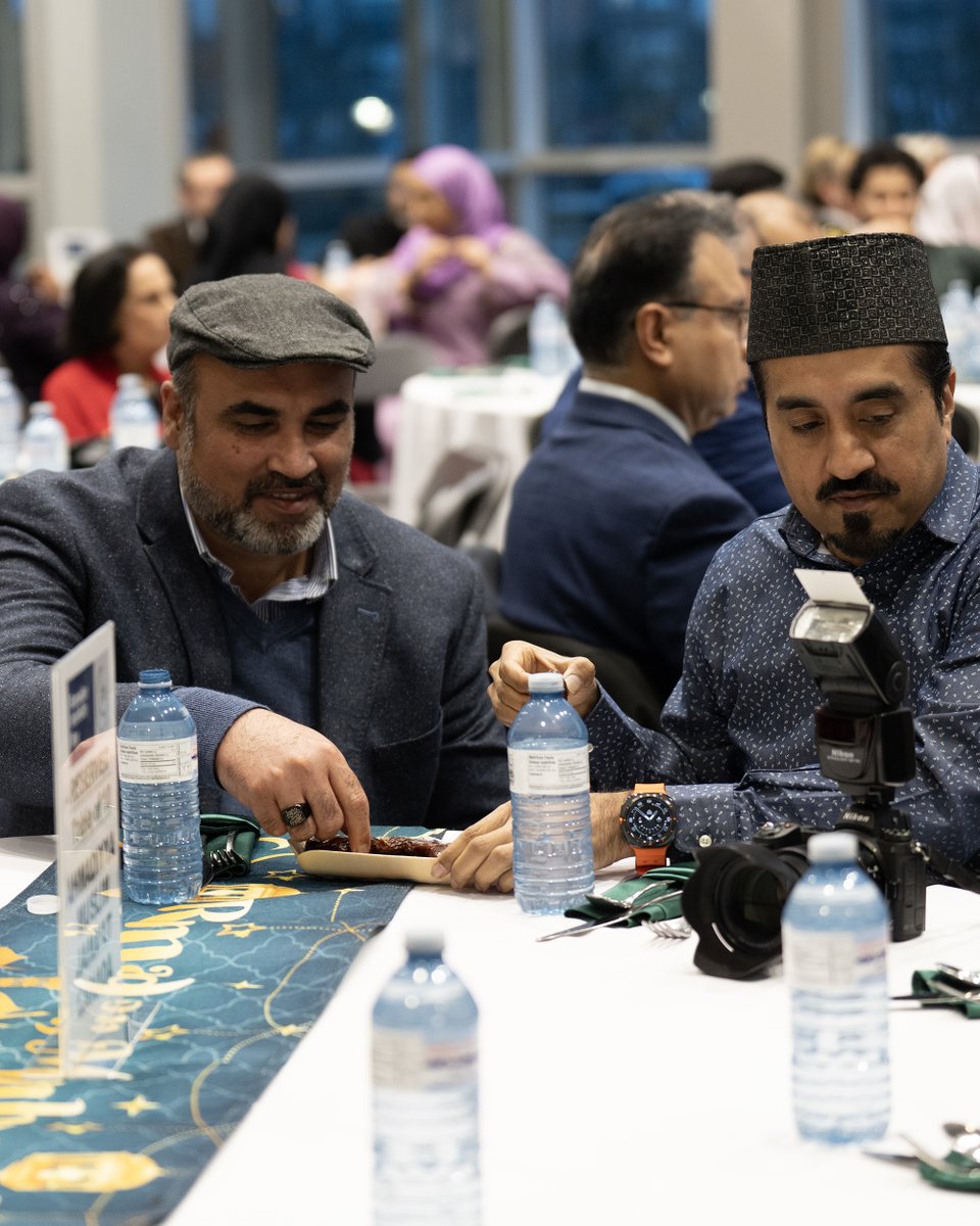 YRP's tweet photo. Tonight, @YRP was honoured to open doors to our Headquarters in #Aurora for a special Interfaith Iftar.

At a time when division is often centre stage, this gathering was a powerful reminder of our collective capacity to come together.

#RamadanMubarak to all who joined us in breaking fast tonight.

#YorkRegionalPolice #YRP #DeedsSpeak #RamadanKareem
