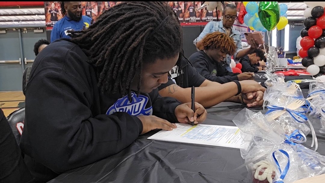 Daevon_Harris3 (@dh3goat) on Twitter photo #AGTG After a amazing signing day with my fellow athletes I’m blessed to announce my official commitment to Dakota Wesleyan University #TGF <a href="/CoachOrtiz1/">CoachOrtiz</a> <a href="/coachsmallz7/">Gabe Smallwood</a> <a href="/CHS_MustangFB/">CreekviewFB</a> <a href="/Romeon_greve/">Romeon Greve</a> <a href="/BesslerChris/">Chris Bessler</a> #AGTG After a amazing signing day with my fellow athletes I’m blessed to announce my official commitment to Dakota Wesleyan University #TGF <a href="/CoachOrtiz1/">CoachOrtiz</a> <a href="/coachsmallz7/">Gabe Smallwood</a> <a href="/CHS_MustangFB/">CreekviewFB</a> <a href="/Romeon_greve/">Romeon Greve</a> <a href="/BesslerChris/">Chris Bessler</a>