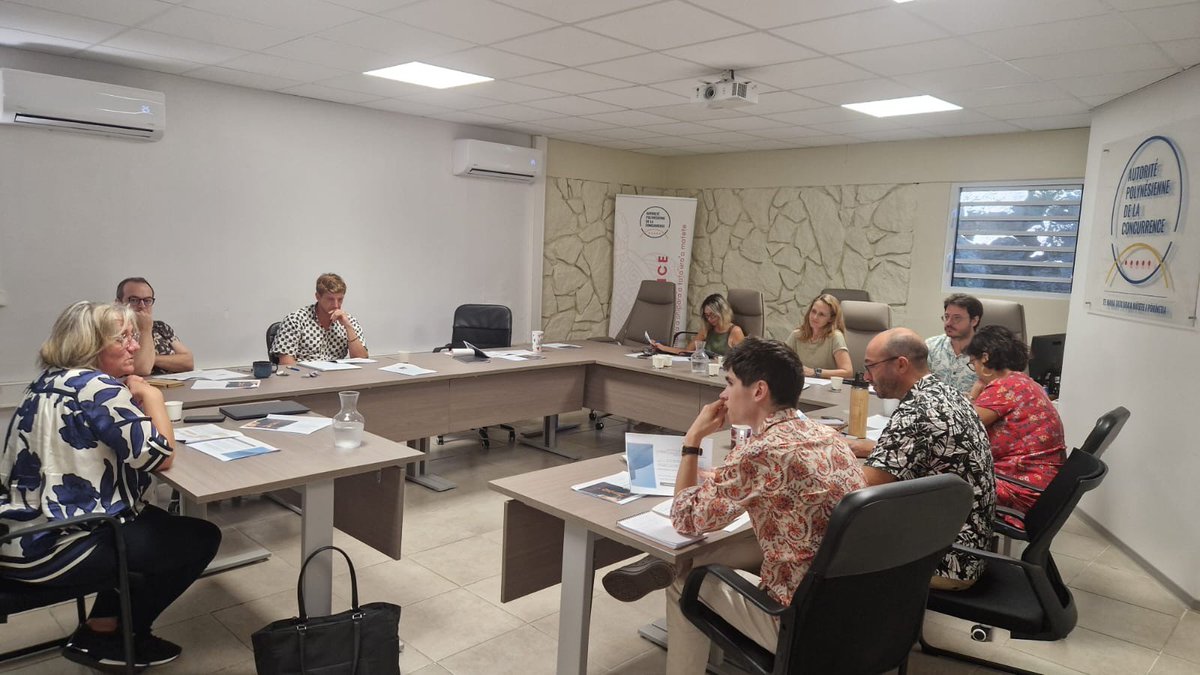 APC689's tweet photo. ⭐️Merci à notre NGA Me Nathalie Jalabert pour la formation de nos agents sur les derniers développements jurisprudentiels en matière de pouvoirs d’enquête et de standard de preuve en matière de position dominante. 
#DroitDeLaConcurrence #abusdepositiondominante #apc #formation https://t.co/uFhe24A1pJ