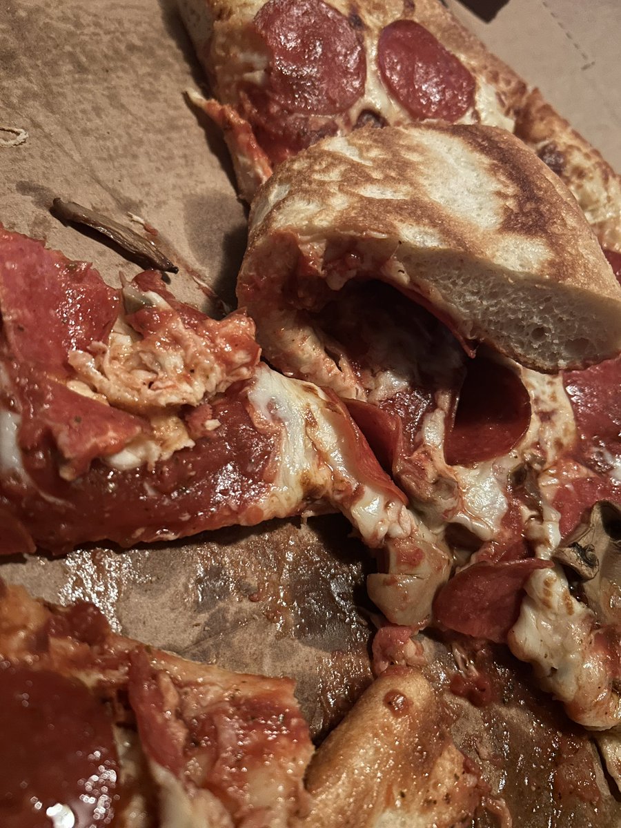 ItsAshleyYo's tweet photo. @littlecaesars is this the standard now for ex cheese, mush &amp; pep, WELL DONE? Thank goodness for at home pizza cutters, cuz no cut to be seen. We don’t expect 4* dining, but come on, this is horrid. https://t.co/l7N35Xjkiu