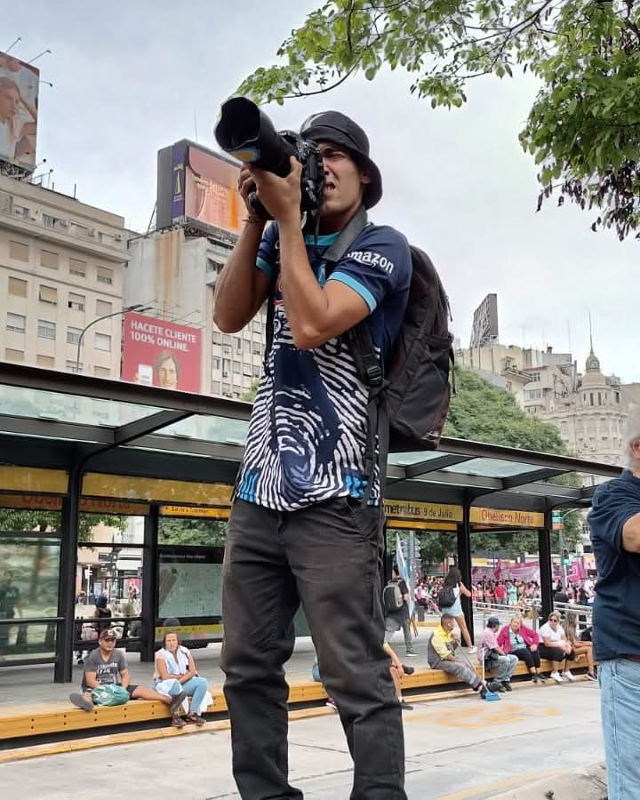 Hay periodistas militantes y periodistas militantes.