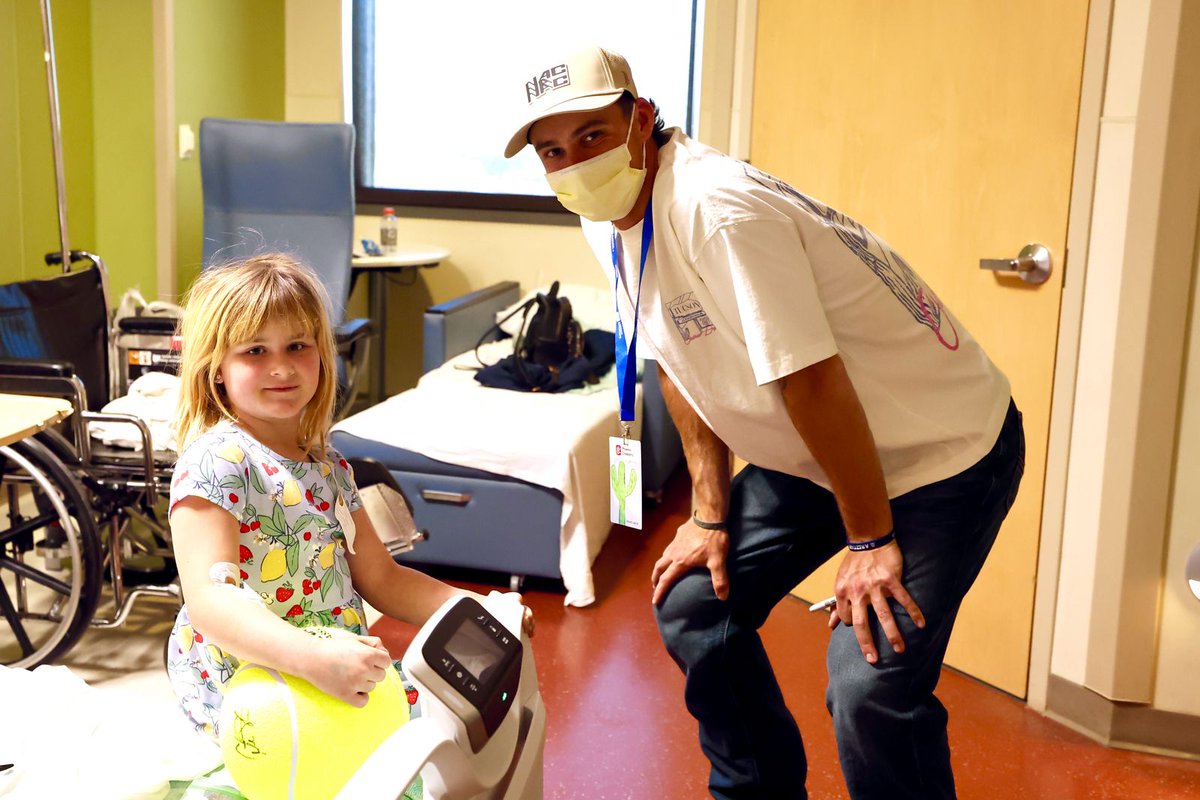 ATPChallenger's tweet photo. Spreading joy and smiles ❤️

Thank you to @PhxChildrens for welcoming our @aztennisclassic players to share their time with true heroes.

#ATPChallenger https://t.co/q72Nga4vxf