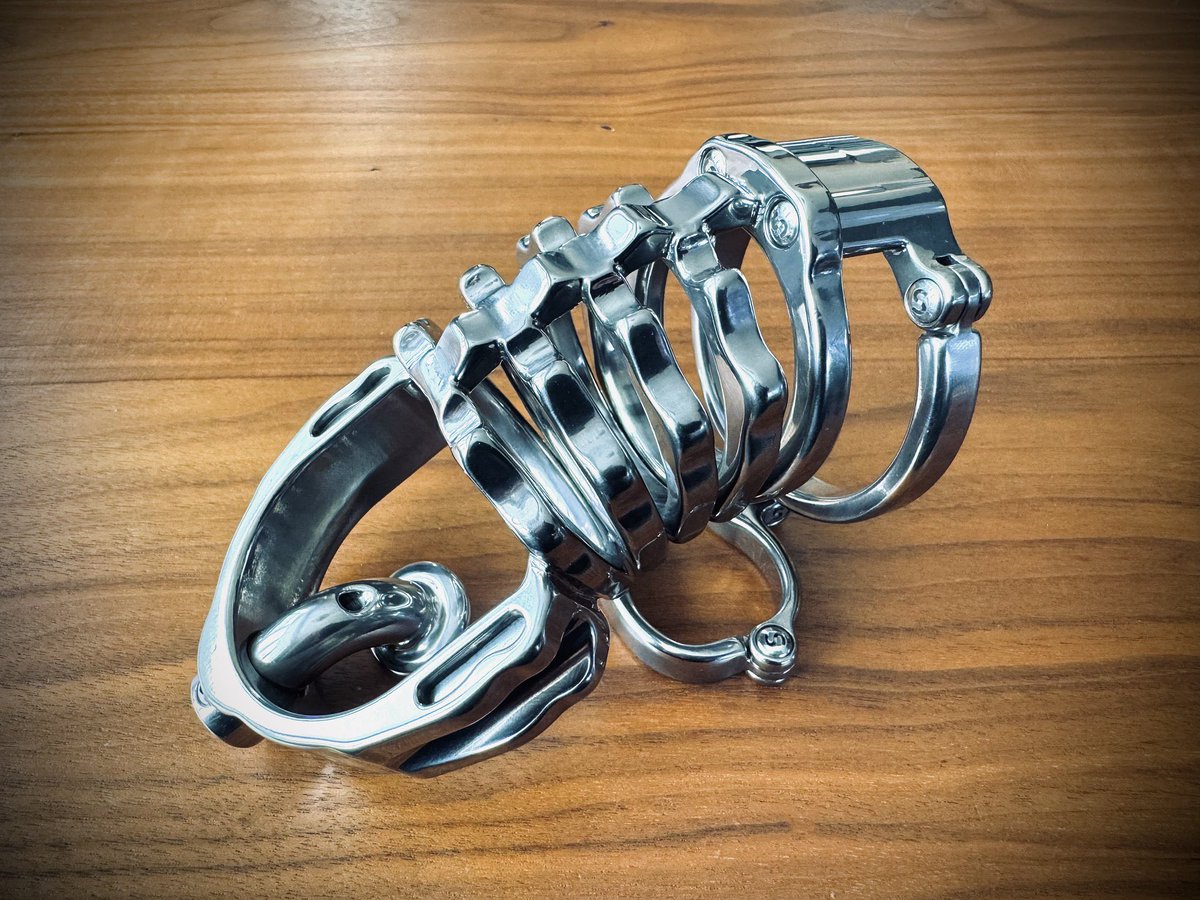 EGordeon's tweet photo. Adorning the beast .. #lockedinwerks https://t.co/TLojmBTFAG