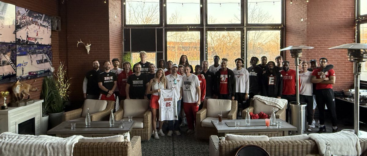 Brian Barone (@baronecoach) on Twitter photo Thanks to <a href="/618Clubhouse/">Clubhouse Sports Lounge</a>. Corey and Kayla have an amazing spot. Itβs has it all. <a href="/SIUEMBB/">SIUE Hoops</a> is so grateful for the hospitality. #FOUNDaWay Thanks to <a href="/618Clubhouse/">Clubhouse Sports Lounge</a>. Corey and Kayla have an amazing spot. Itβs has it all. <a href="/SIUEMBB/">SIUE Hoops</a> is so grateful for the hospitality. #FOUNDaWay