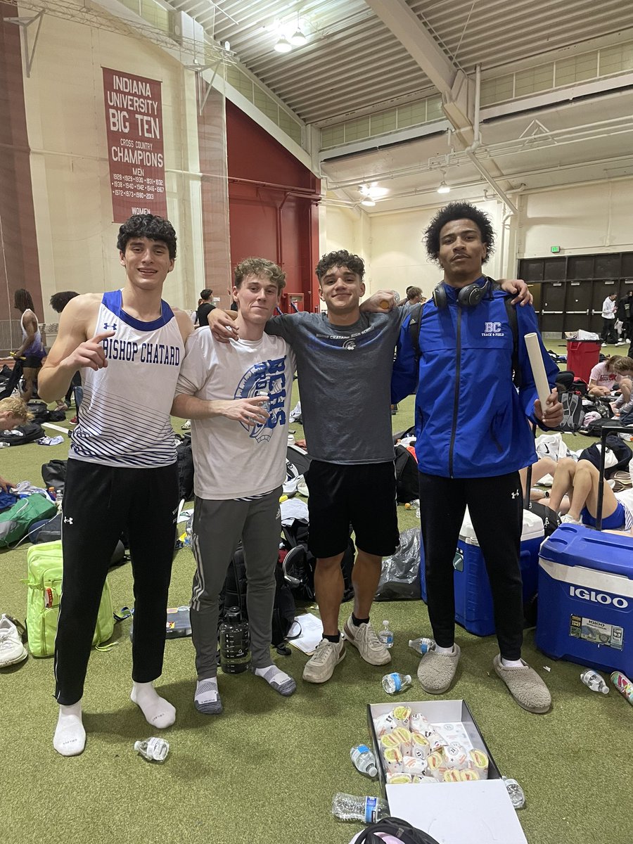 Boys 4x400 of Kalen Sargent, Phoenix Boyer, Quinn O’Neil, and Keaton Kuehr runs a flying 3:17.24 to:

- take 🥇in the meet
- 💿break indoor state record💿
- Put up the 8th fastest time in the       nation‼️
