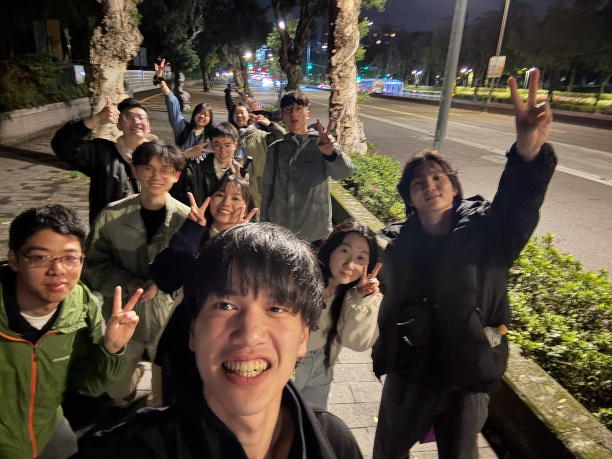 3月3日から1週間、佐藤先生、磯野先生、学生5人が台湾に行き、国立台湾大学ラーニングサテライトおよび台湾ので開催されたジョイントシンポに参加しました！
台湾の先生、学生の皆様には大変お世話になりました。ありがとうございました！