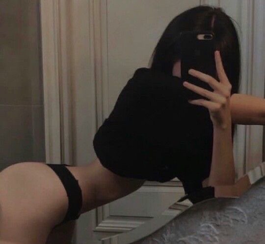 kittiquette's tweet photo. even tho everyone’s trying to lose, do yall still want a fat butt? https://t.co/2EUYUWzroI