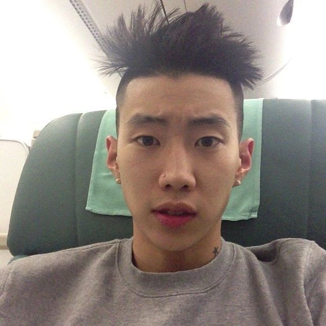 Lol the hair I'm sorry Jay but that's funny 🤣🤣