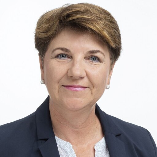 Wir danken Bundesrätin Viola Amherd von Herzen für ihren Einsatz. Ihre Amtszeit war von Weitsicht und Engagement geprägt. Ihre Rede war beeindruckend. Alles Gute für die Zukunft!