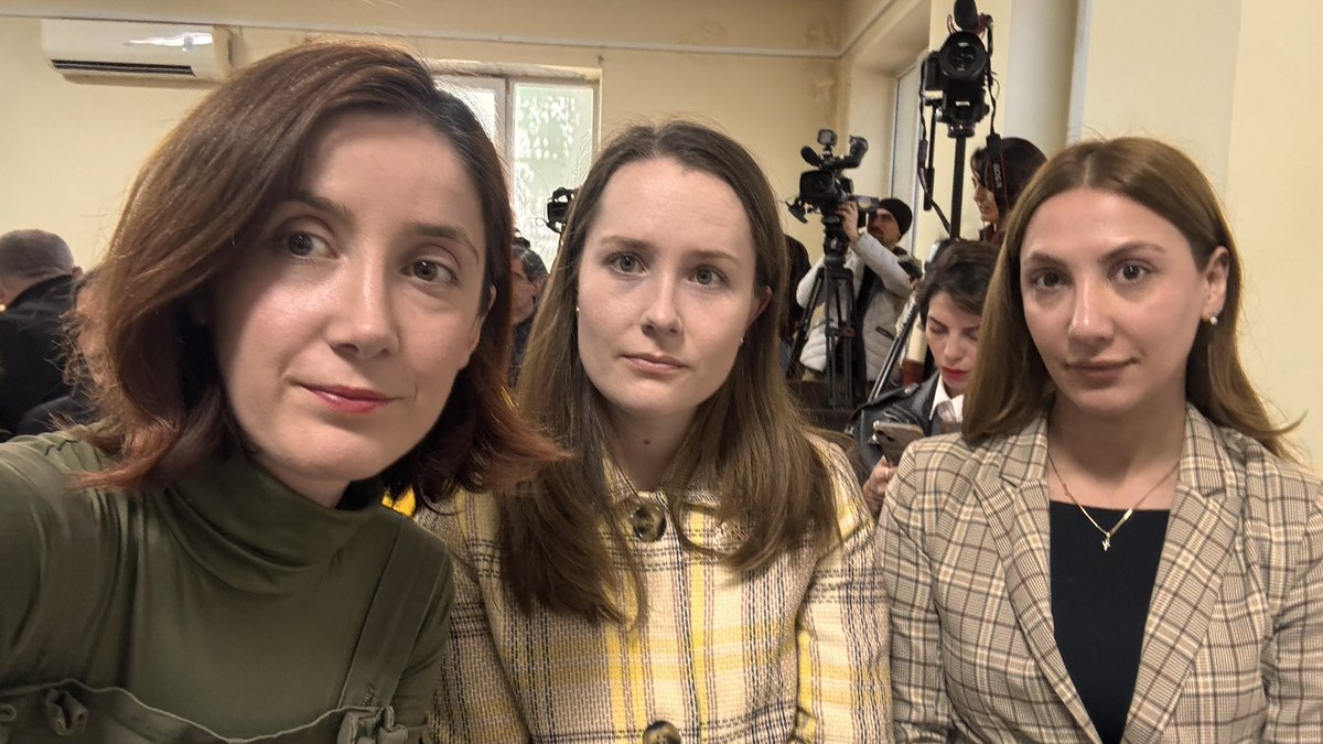 irmadimitradze's tweet image. 🟥 Here we are - the court hearing for the administrative charges against @MAmaghlobeli has begun.

🇩🇰🇳🇴Representatives from @DKAmbGeorgia and @NorwayAmbGeoArm are also attending, standing in support of press freedom and democracy!

#RepressionInGeorgia
#MediaUnderAttack