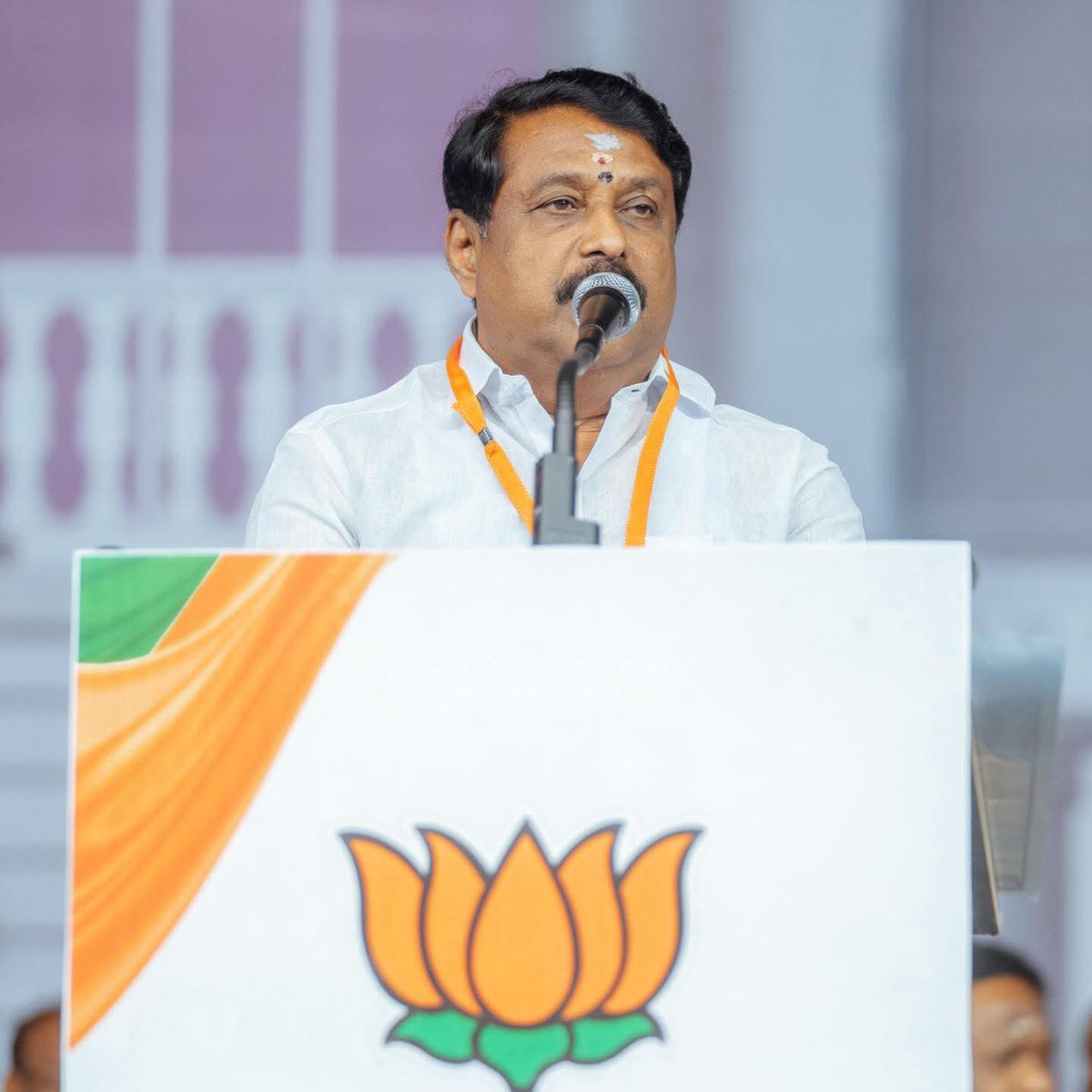 NainarBJP's tweet photo. தென்காசியில் நேற்றைய தினம் நடந்த மாபெரும் மாநாட்டில் பங்கேற்று சிறப்புரை ஆற்றினேன். 

மாநாட்டிற்கு வருகை புரிந்து சிறப்புரை ஆற்றினார் மாநிலத் தலைவர் திரு. அண்ணாமலை அவர்கள், மேலும் இந்த வெற்றி மாநாட்டில் மாநில மற்றும் மாவட்ட நிர்வாகிகள் உடன் இருந்தனர். https://t.co/2RHuzjO5m3